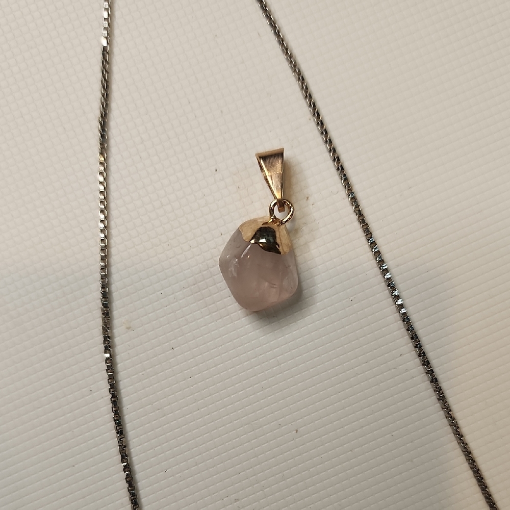 Crystal Pendant With Necklace